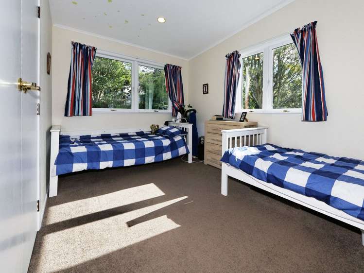 198 Golf Road Titirangi_13