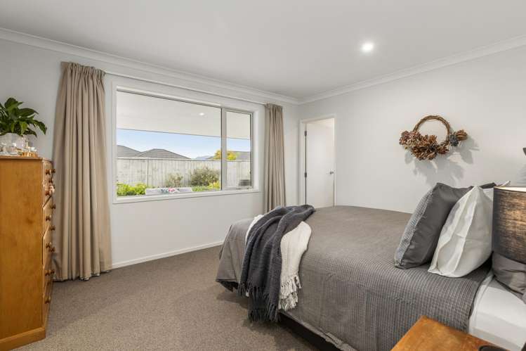 40 Catalina Crescent Burleigh_22