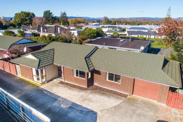 19 Westmere Place Takaro_1