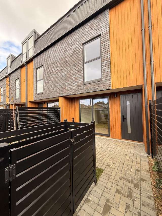Brand-new townhouse with highend finish