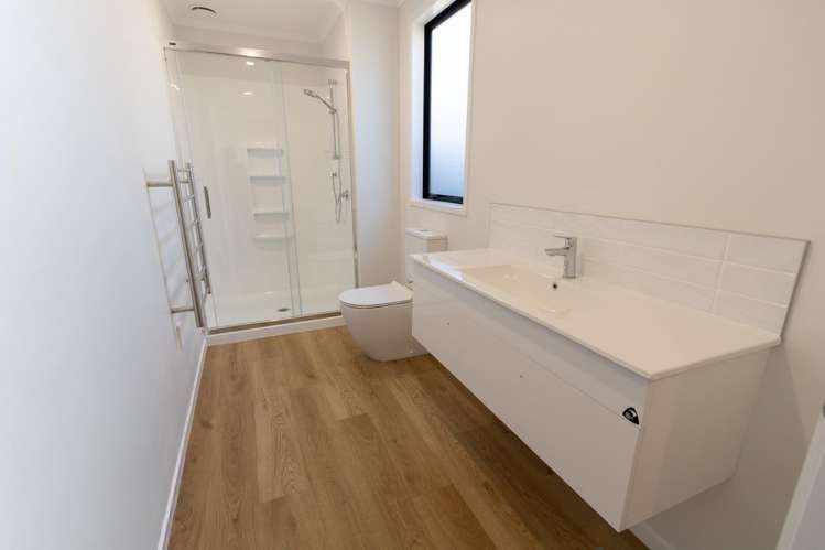 2/8 London Lane 11373_8