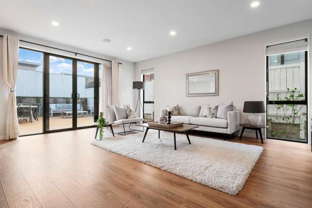 8 Thomas Rielly Avenue Hobsonville_2