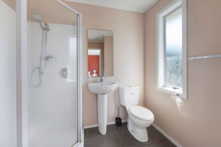 2 Adam Place Mangakakahi_11