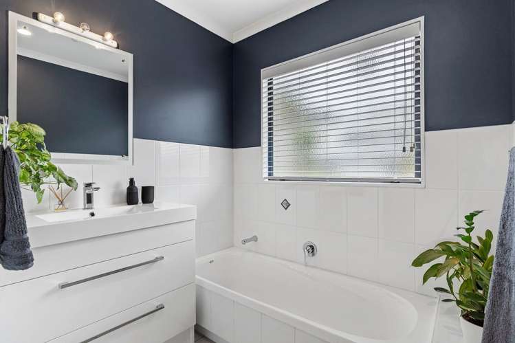 8 Toomer Place Beachlands_16