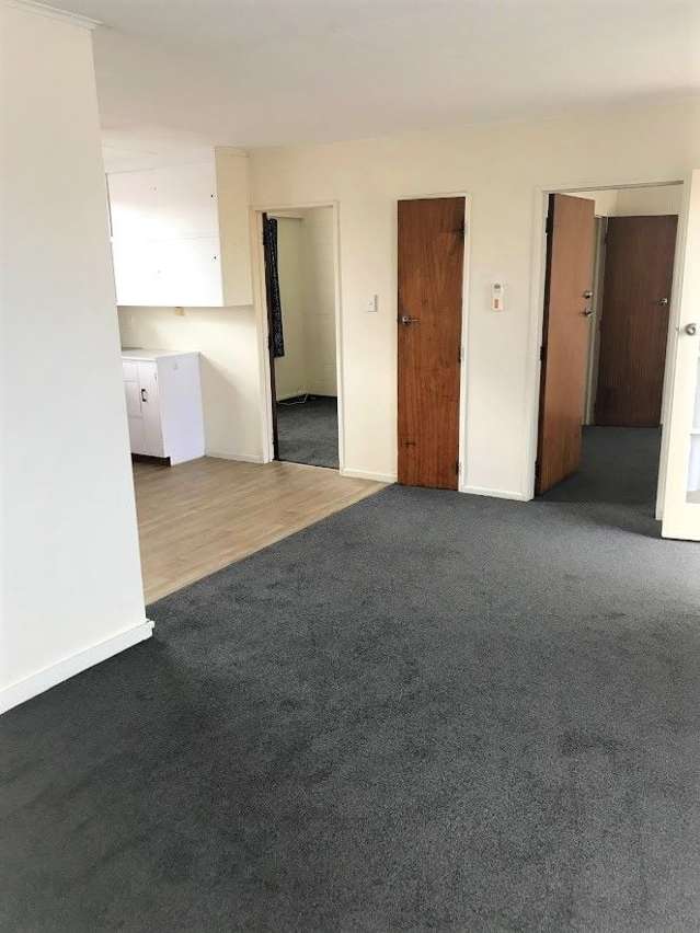 Tidy, warm and close to town