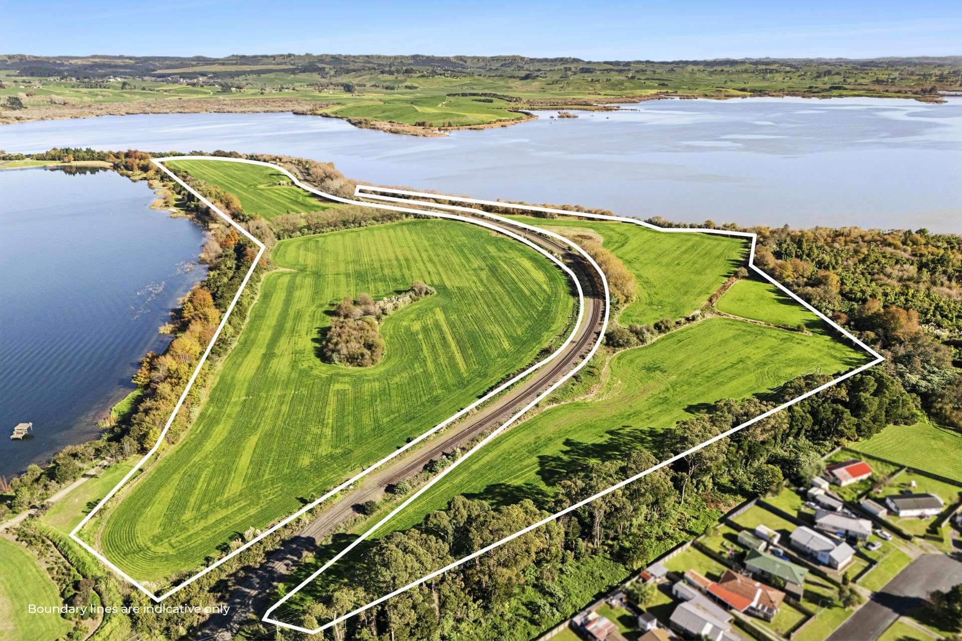 Weavers Crossing Road Huntly_0