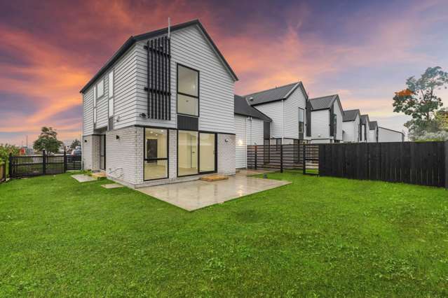 Brand New Home with Internal access Garage