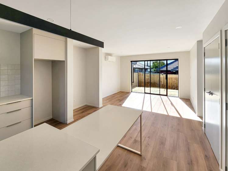 4/11 Lees Grove Wainuiomata_6