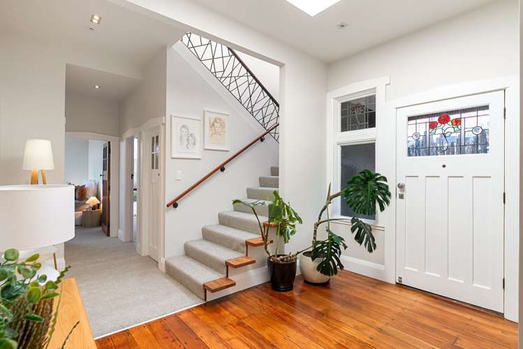249 Queens Drive Lyall Bay_5