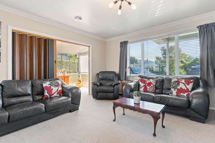 2 Card Crescent Featherston_8