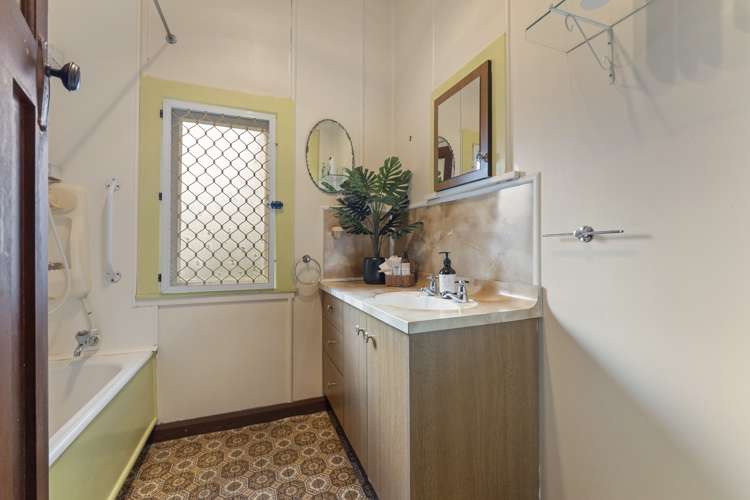 77 Shamrock Street Takaro_12