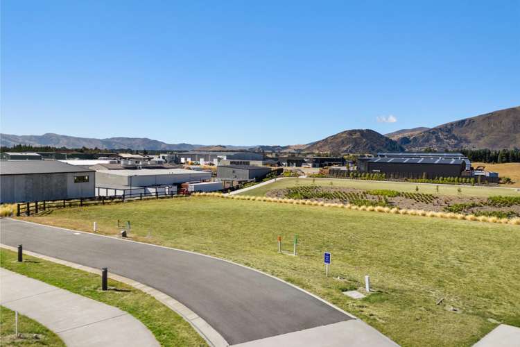 Pembroke Terrace, Avalon Station Drive Wanaka_9