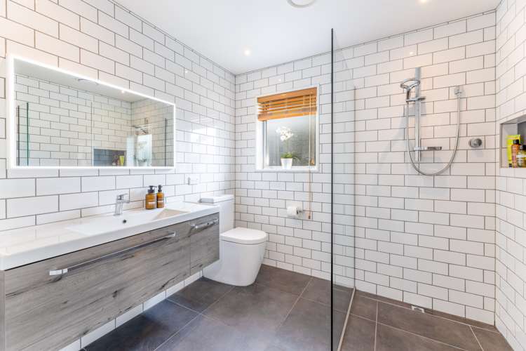 7 Higham Lane Harewood_14