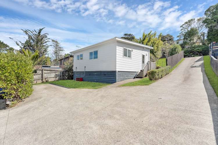 20A Shetland Street Glen Eden_23