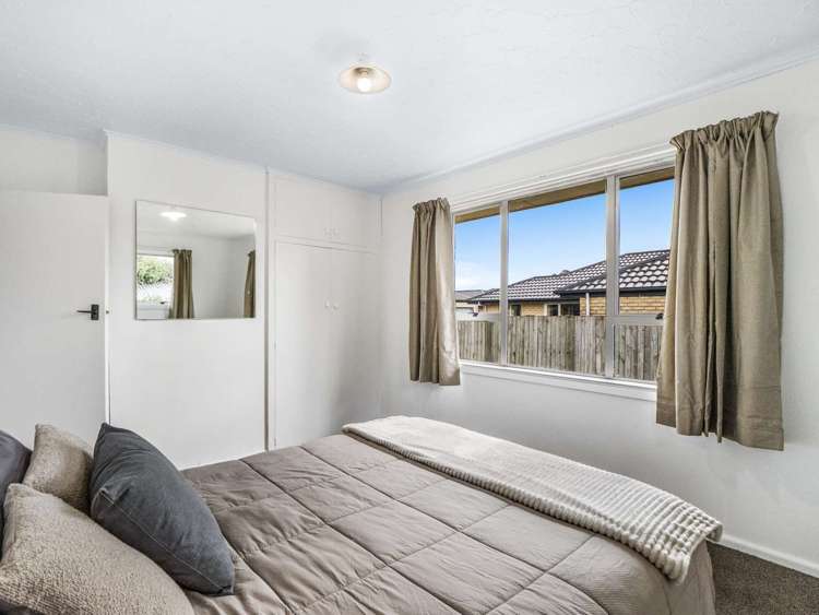 402 Yaldhurst Road Russley_27