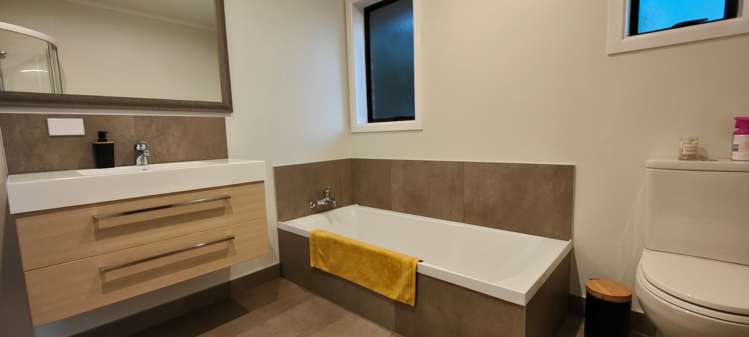 80 Neil Avenue Te Atatu Peninsula_10