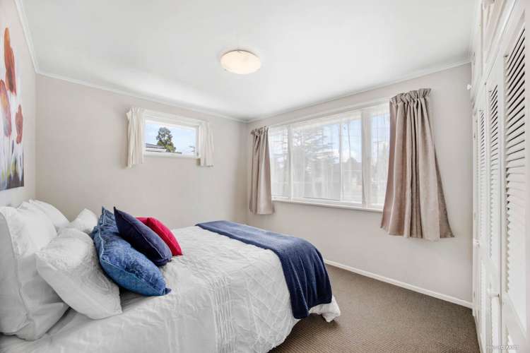 88 Cobham Crescent Kelston_3