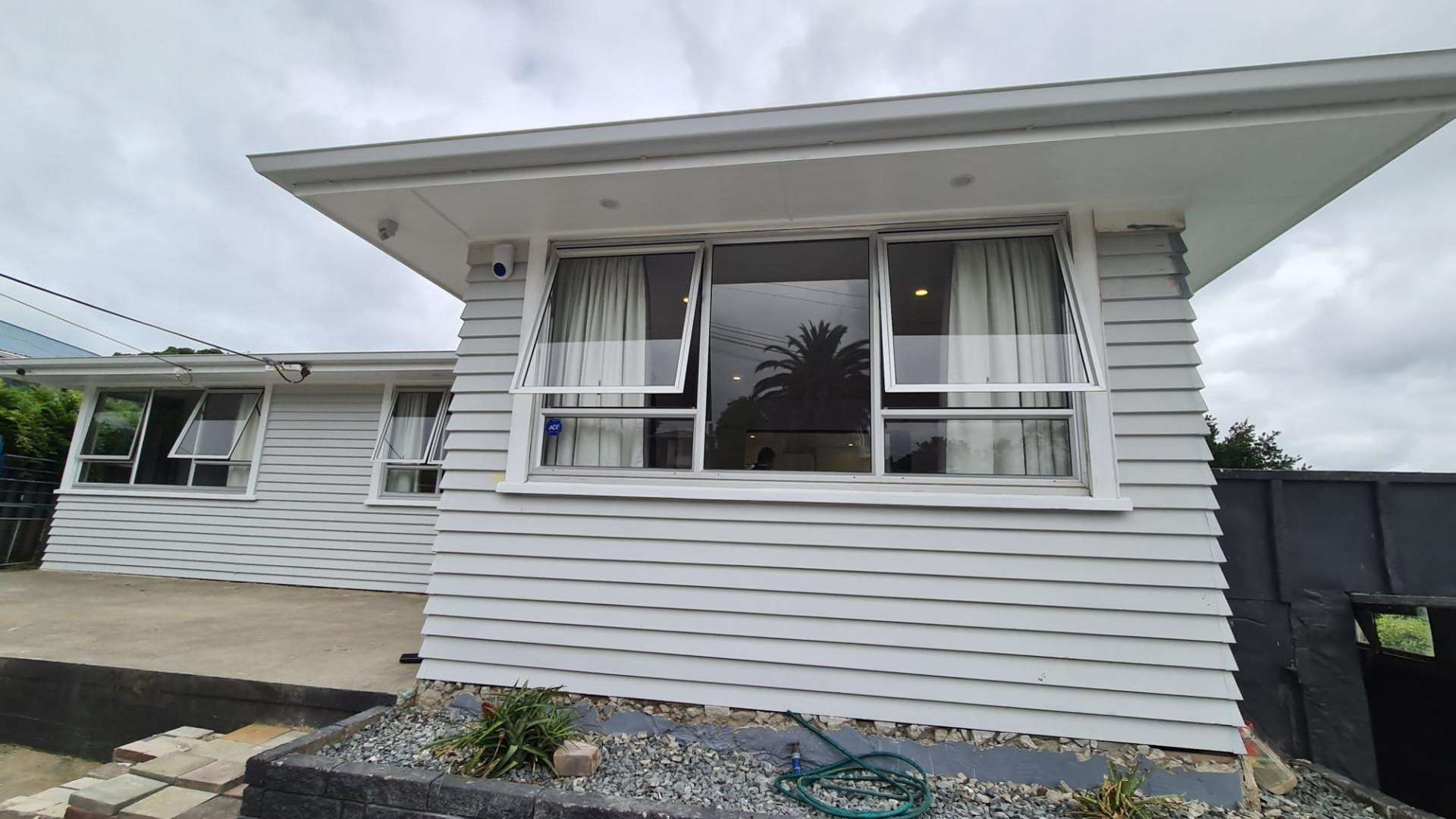 6 Hilltop Avenue 11640_0