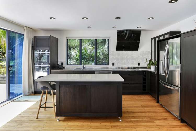 33 Arapito Road Titirangi_5