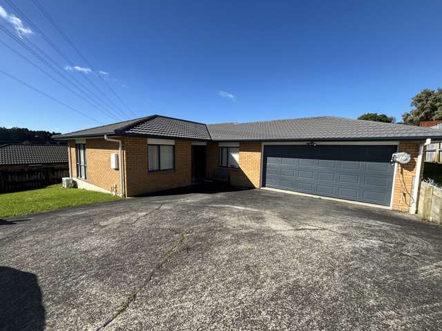 Spacious 4 Bedroom Brick Home with Double internal Garage in Massey - $670.00 Per Week