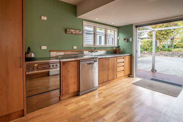 7 Seaview Avenue Akaroa_18