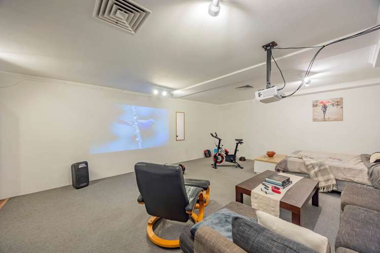 18 Claude Road Hill Park_25