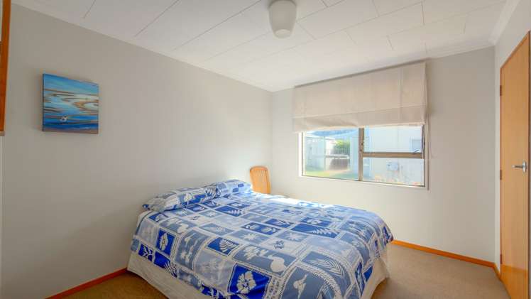 201A The Square Whangamatā_6