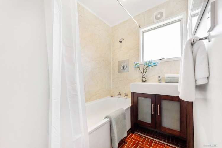 2/6 Benygloe Place Highland Park_11