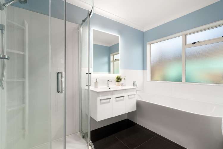 5 Castlehill Court Wattle Downs_15