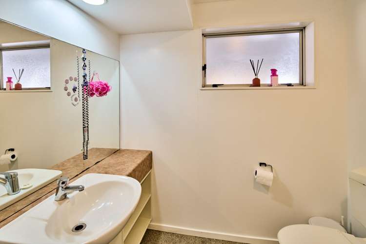 54UG1 Hill Street Thorndon_8