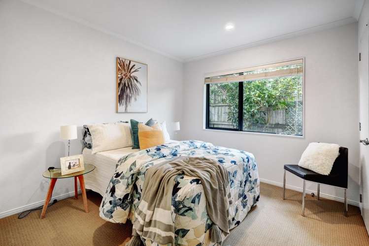 16 Turnberry Drive Wattle Downs_11