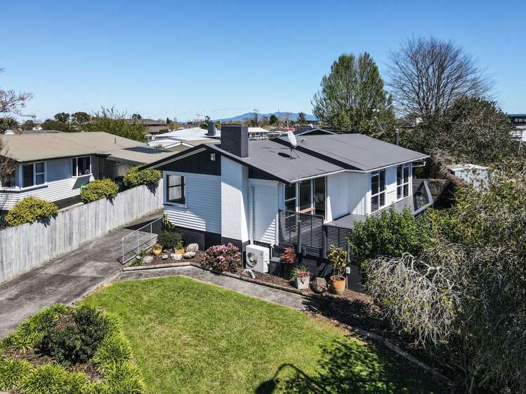 27 Joanna Place Deanwell_31
