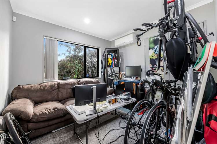 3b Orams Road Hillpark_16