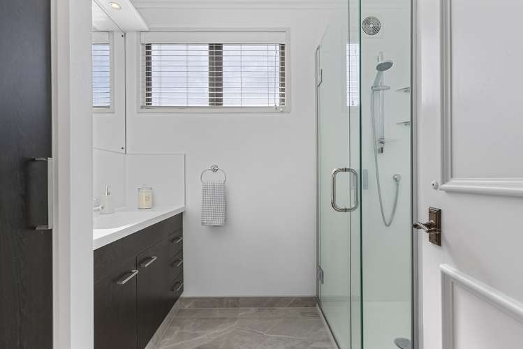 12 Kurnell Drive Botany Downs_11