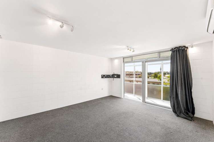 1/17 Esplanade Road Mt Eden_1
