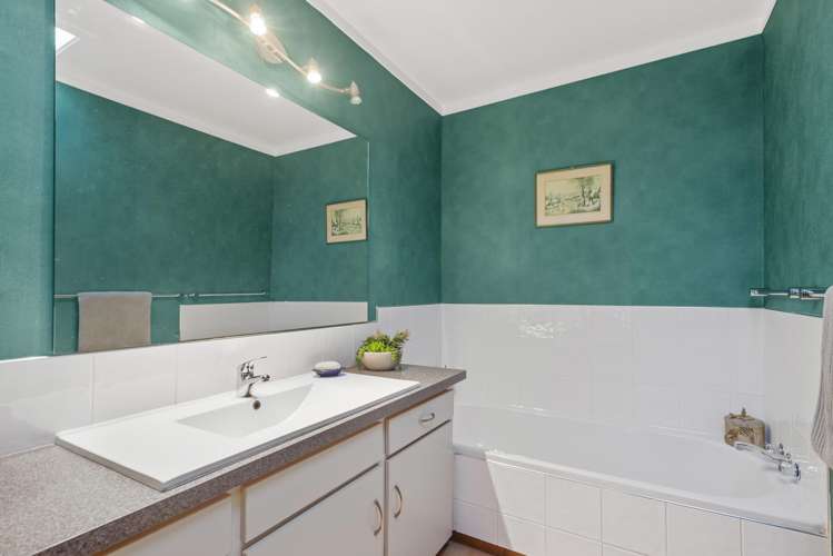 12 Pamir Place Welcome Bay_14