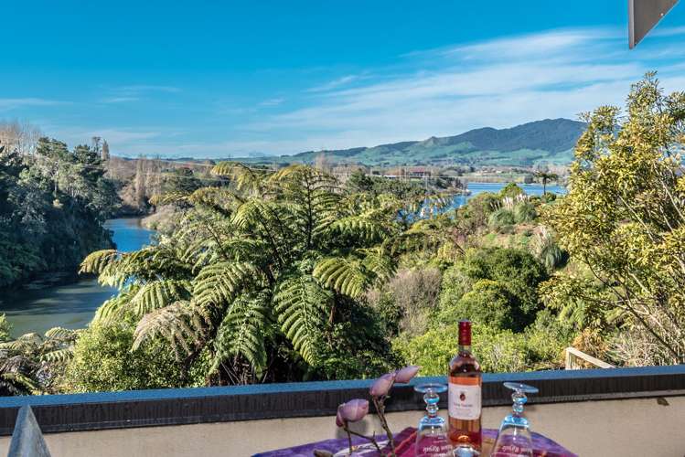 352 Lake View Drive Karapiro_12