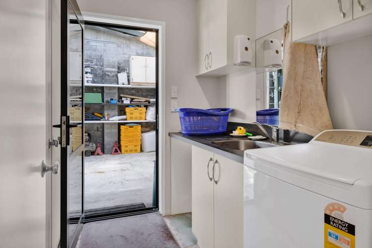 2 Heaphy Road Opunake_13