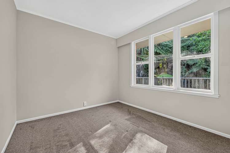 2/18A Robson Street Mt Roskill_14