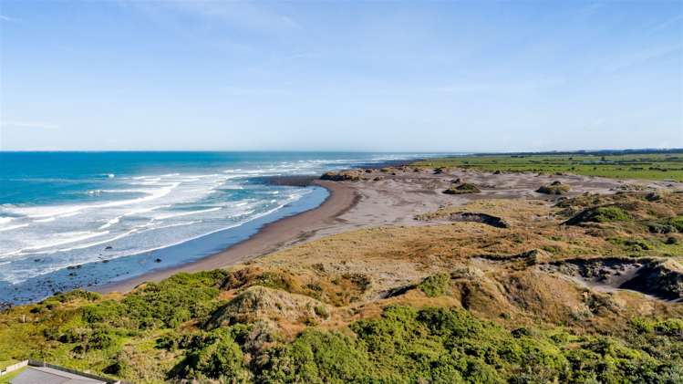 289 Tai Road Opunake_6