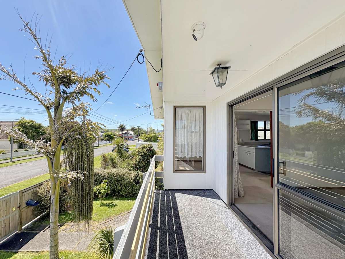 WHANGANUI EAST - 4 BEDROOMS 2