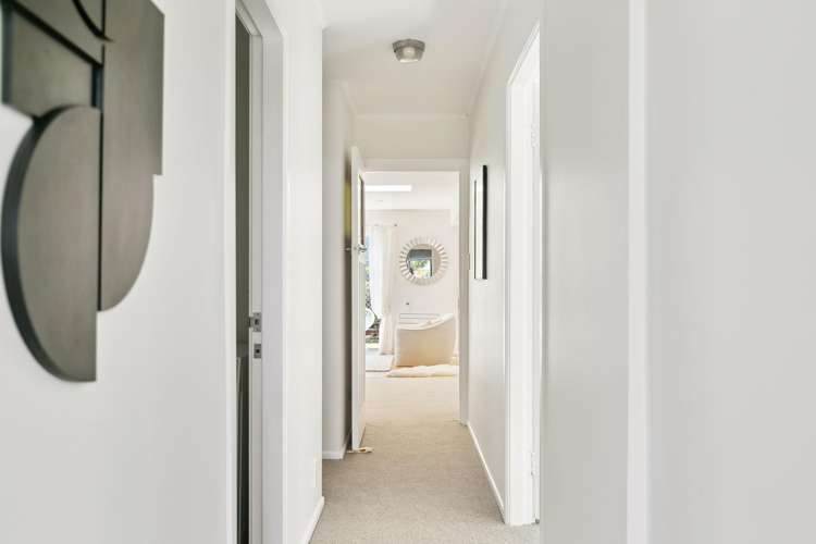 174 Queens Drive Lyall Bay_16