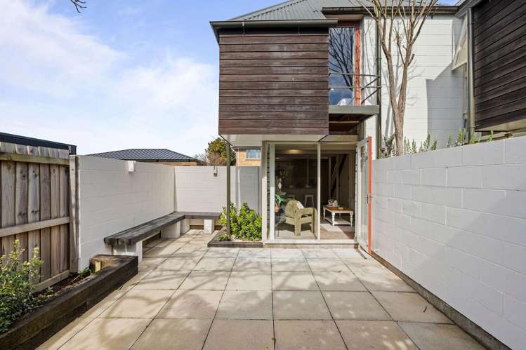 8/30 Clissold Street Merivale_8