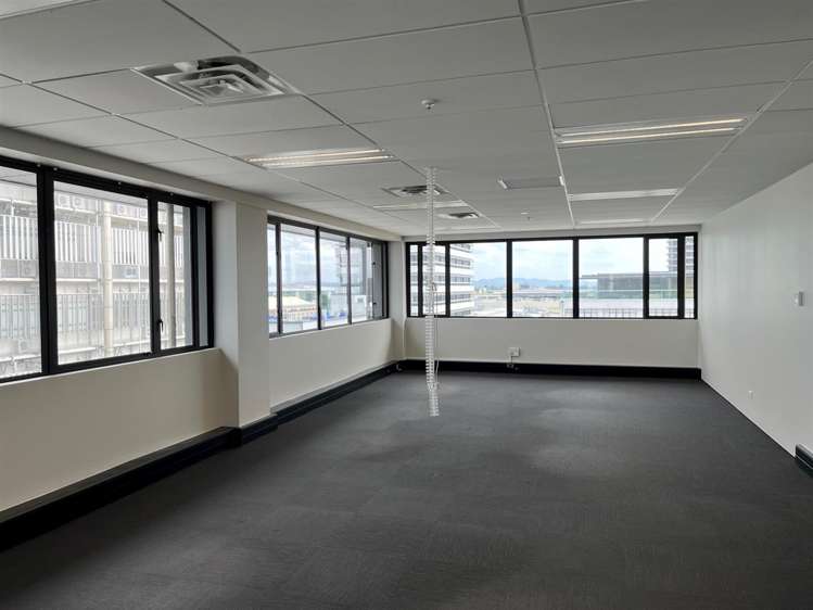 Part Level 5, 127 Alexandra Street Hamilton Central_1