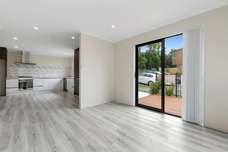 4/11 Gazeley Avenue Silverdale_3