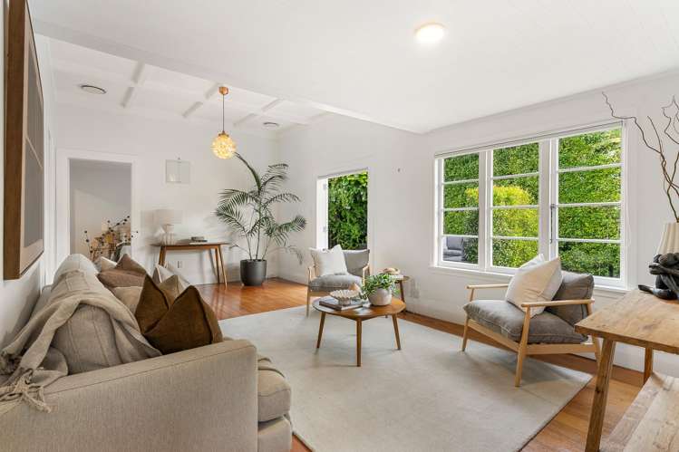 2/105 Lancaster Road Beach Haven_1