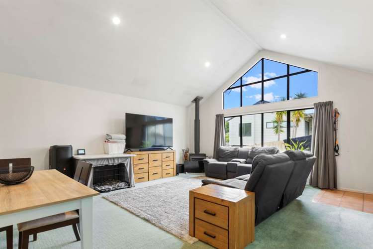 9 Loughanure Place Massey_6