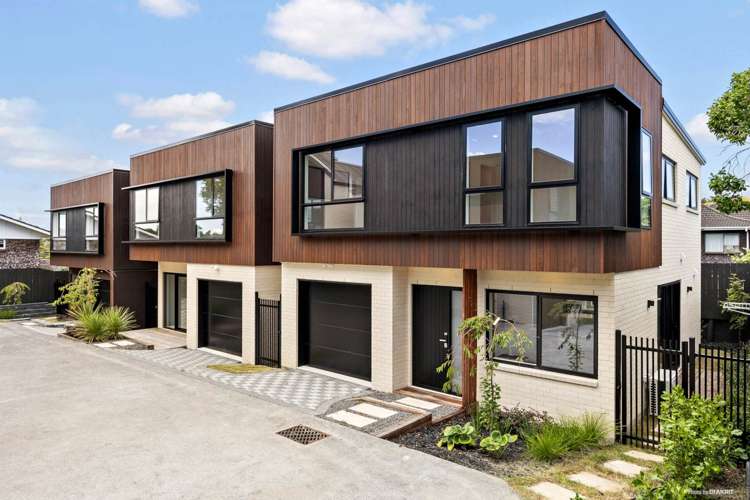 11 Rene Place Sunnyhills_0