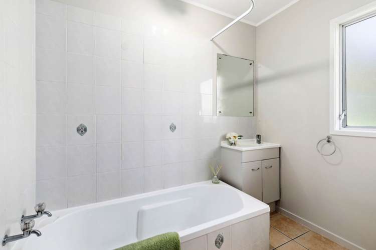 1/21 Santiago Crescent Unsworth Heights_12