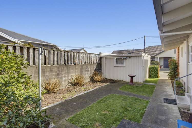 556 Queen Street East Levin_29